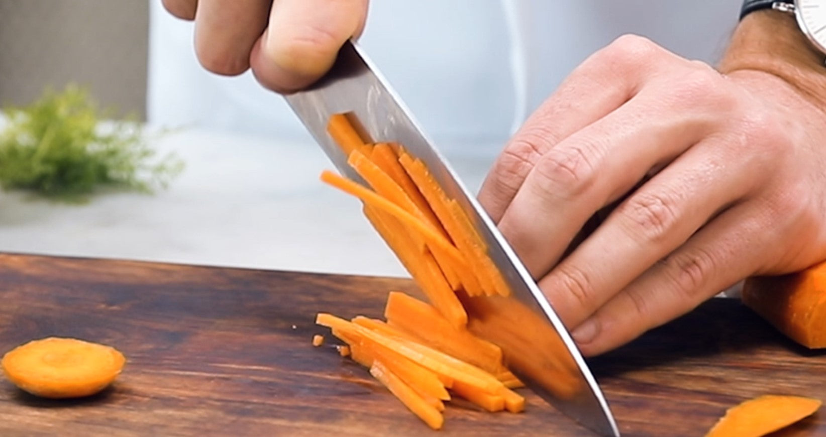LE BON GESTE - Comment manier un couteau de cuisine
