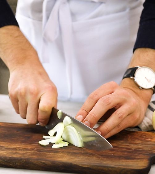 Cours de cuisine pour apprendre à manier un couteau - Paris