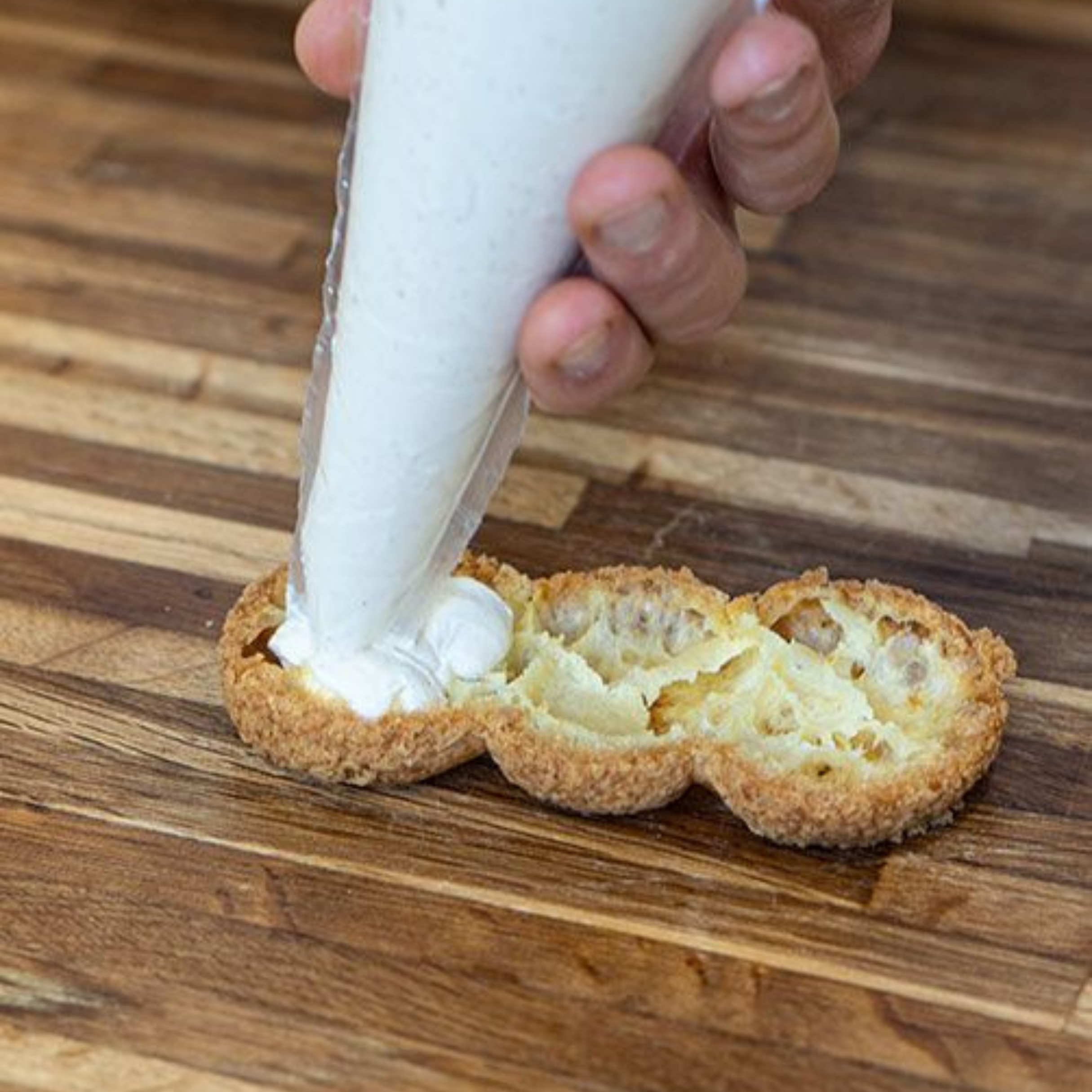 Cours de pâtisserie : Apprendre à manier la poche à douille - Paris